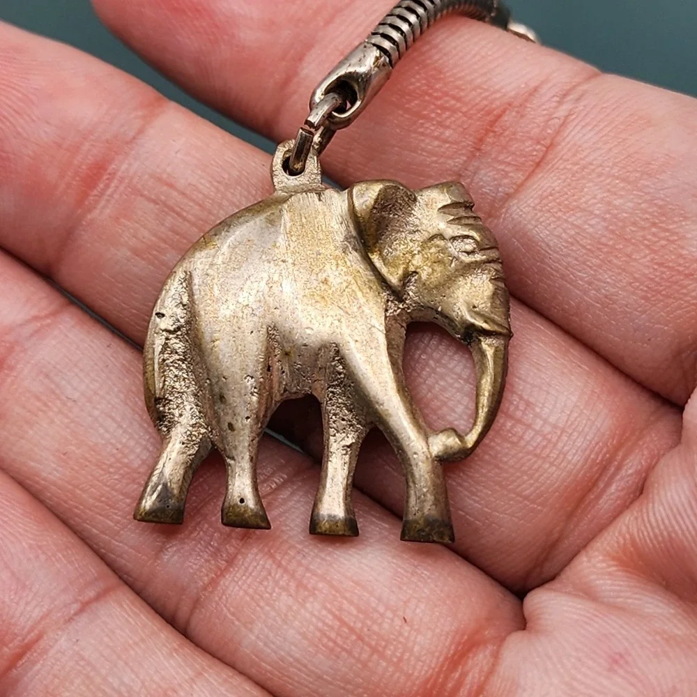 Vintage Gold Tone Elephant Keychain Lucky Animal Charm Key Ring Boho Bag Gift